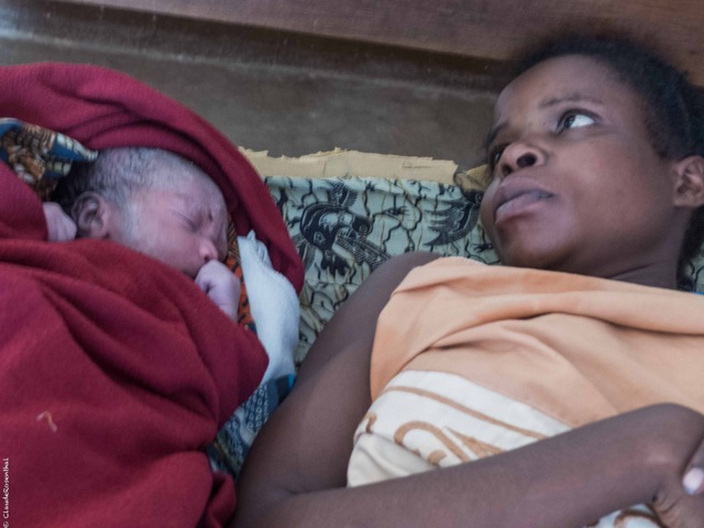 Mere Et Bebe Gsf Gynecologie Sans Frontieres